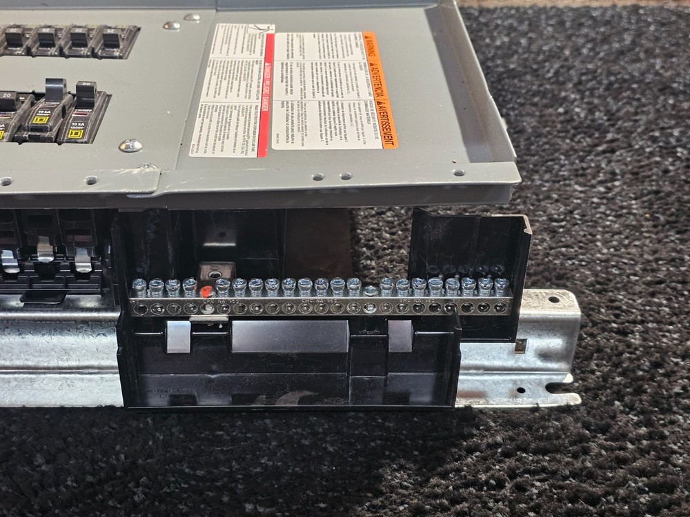 Square D Panelboard Interior NQ 3-Phase 4-Wire Circuit Configuration Aluminum