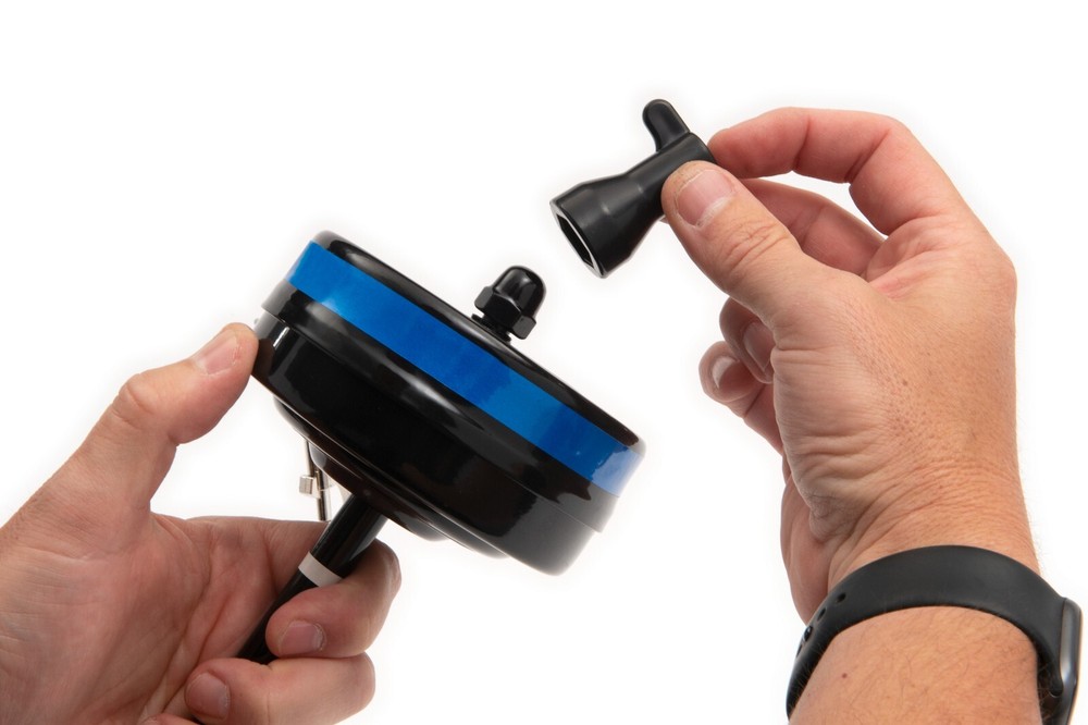 Retractable Cable Tie Out for Dogs 25-80 lbs