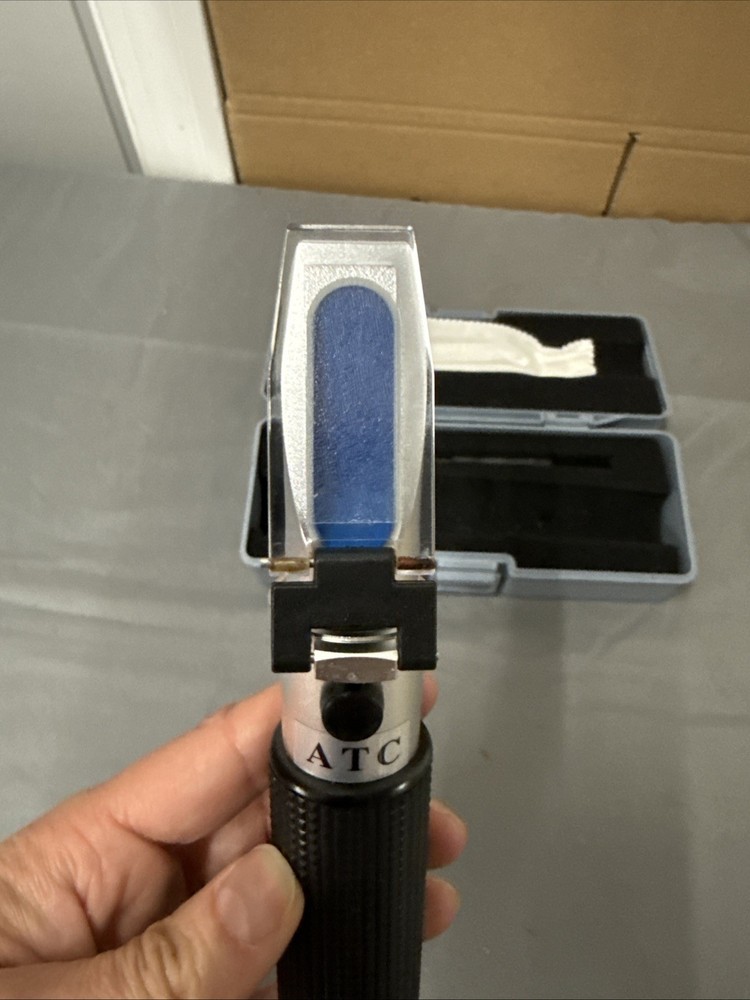 Portable Refractometer with Accessories & Case