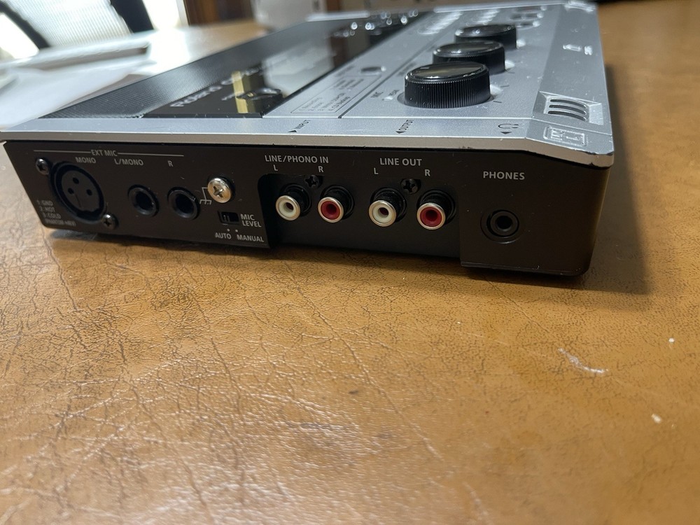 Roland CD-2i SD/CD Portable Recorder.