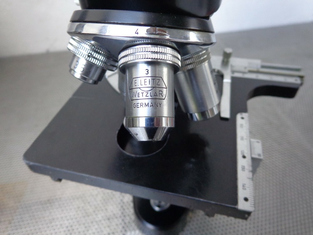 leitz wetzlar microscope 510229 with case 4x