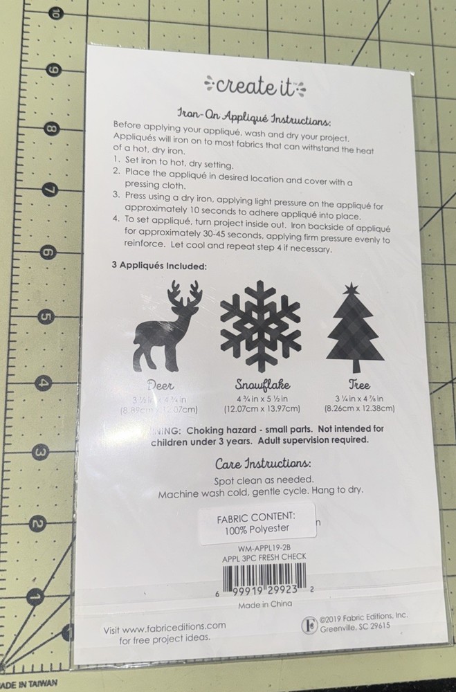 CREATE IT IRON-ON 3 APPLIQUES Black Red Gingham - Deer, Snowflake & Tree