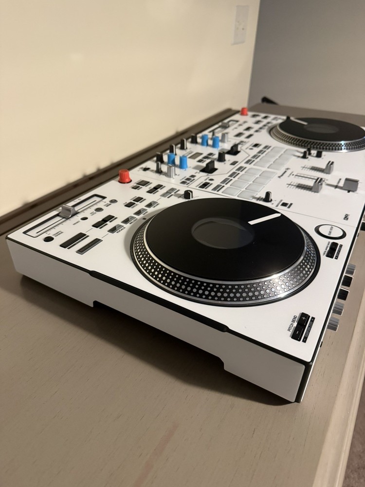 Pioneer DJ DDJ-REV7 Double Deck Controller