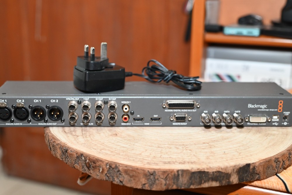 Blackmagic Design Multibridge Pro 2 Editing System with switching Power supply
