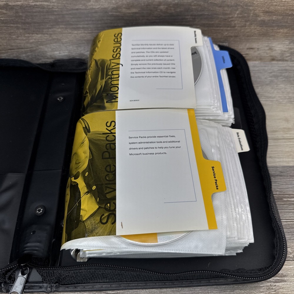 Microsoft TechNet Plus CD Subscription Binder 92 discs 1999-2000 Compete Sets
