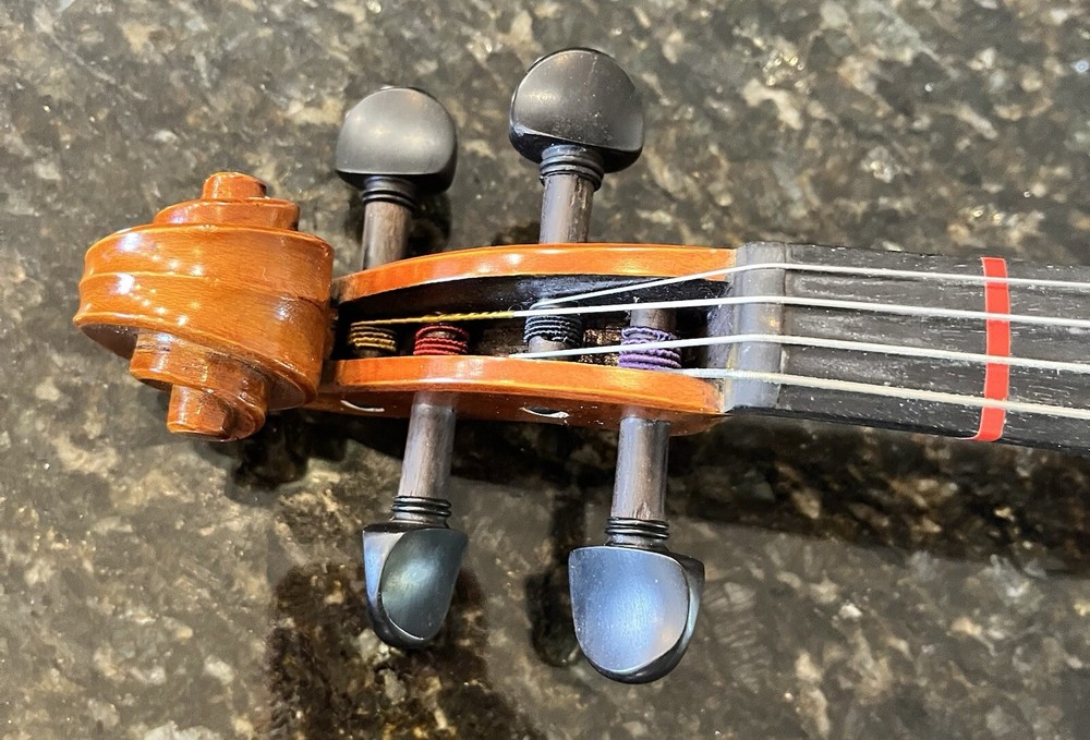 Used Viola With Original Case, Bow And A Neck/shoulder Rest