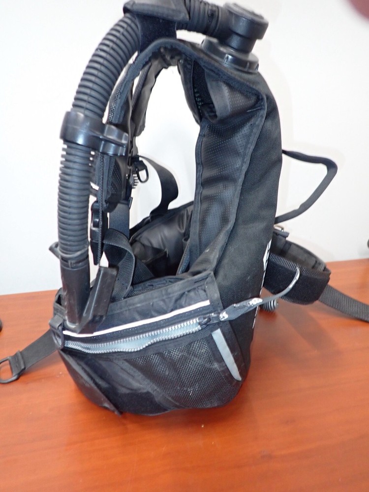 Mares Frontier Vera Womens BCD Medium Used