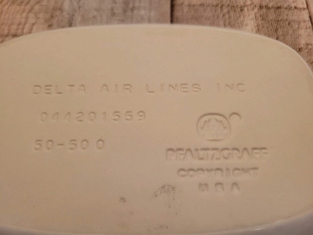 Delta AIRLINE Set 2 Pfaltzgraff Rectangular Snack Trays Plate Dishes 1st Class