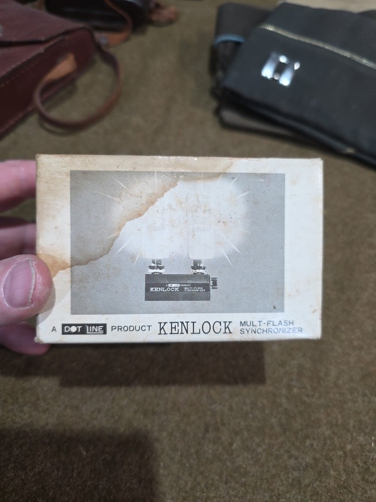 Kenlock Multi flash DL-70 synchronizer, Fire 2 flashes at once w/Sync cables NOS