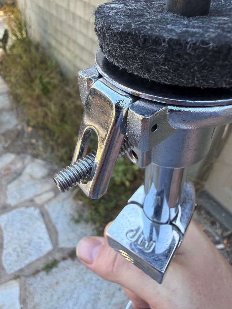 DW 3000 3 legged hihat stand - Missing clutch