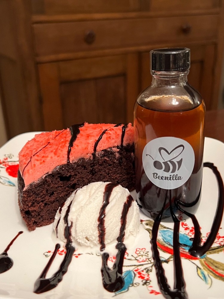Beenilla Vanilla Extract - 2 ingredients & aged 2 years