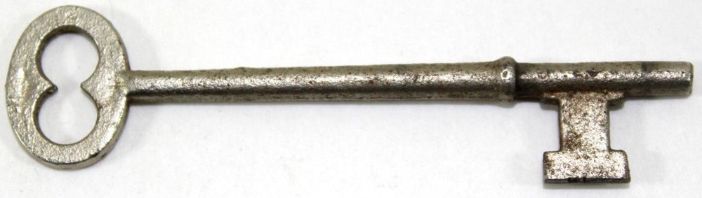 Antique Skeleton Key ~ 3¼" Solid Barrel ~ Ornate Bow ~ Key 1