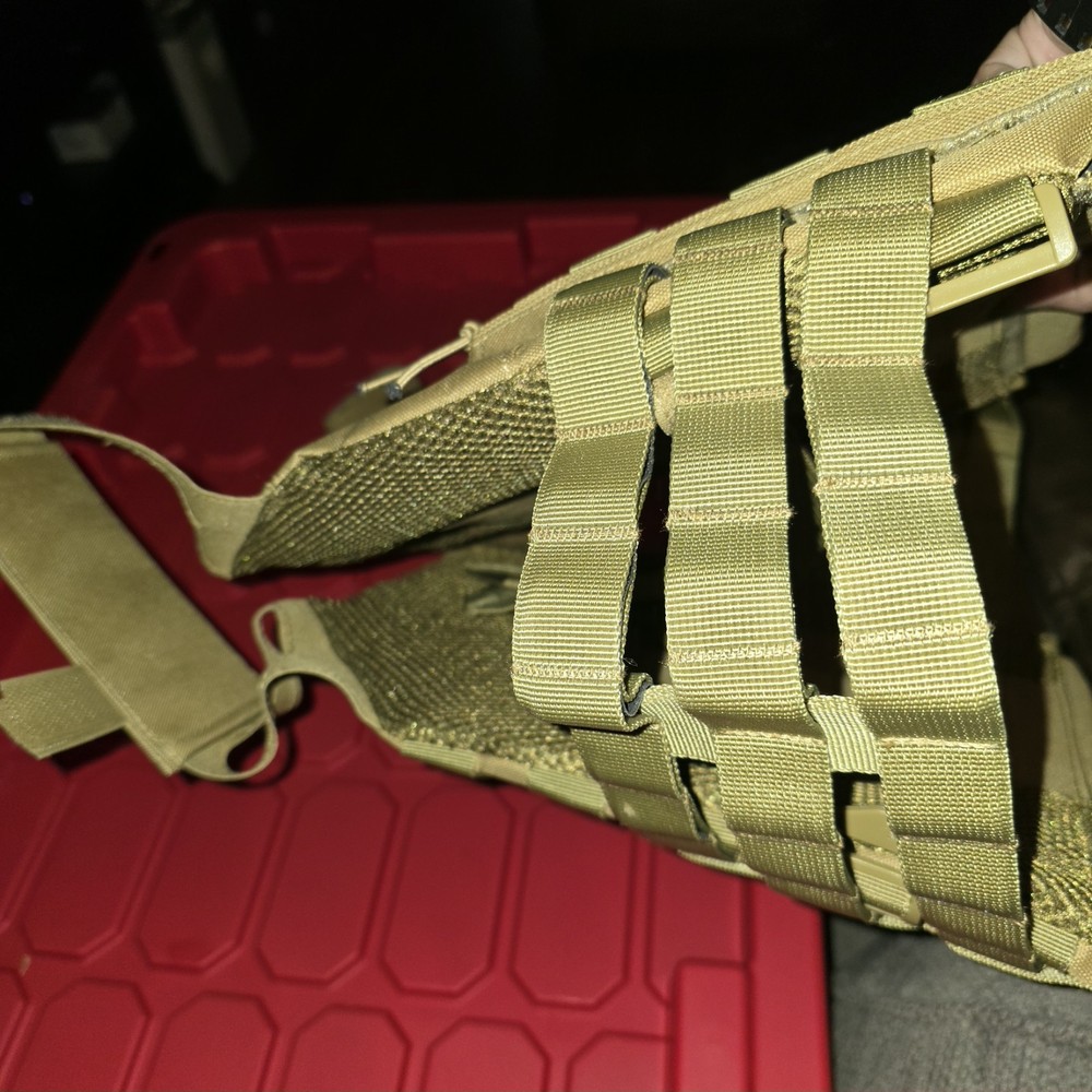 CARRIER VEST MINT NEW