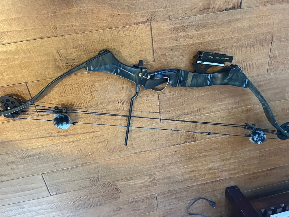 Browning Mirage Hunter Mirid Compound Bow 60 Let off 60.5 String Length 32" Pres