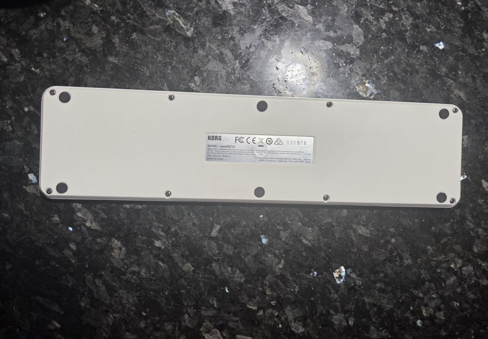 Korg NANOKEY2 USB 25 Key Keyboard Controller White