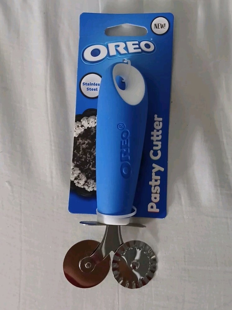 Oreo Baking Bundle Pastry Cutter Silicone Spatula Decorating Tool & Piping Bag.