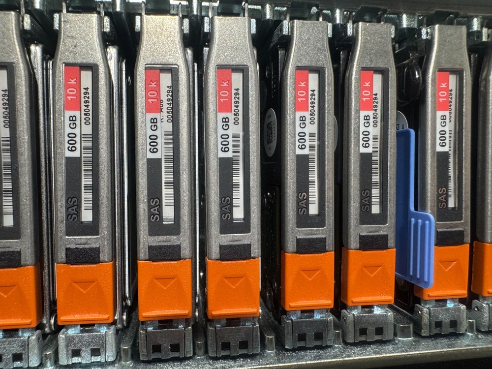 EMC SAE 25 Slot Array Storage Expansion w/ 2x PWS 2x 6Gb SAS Controller