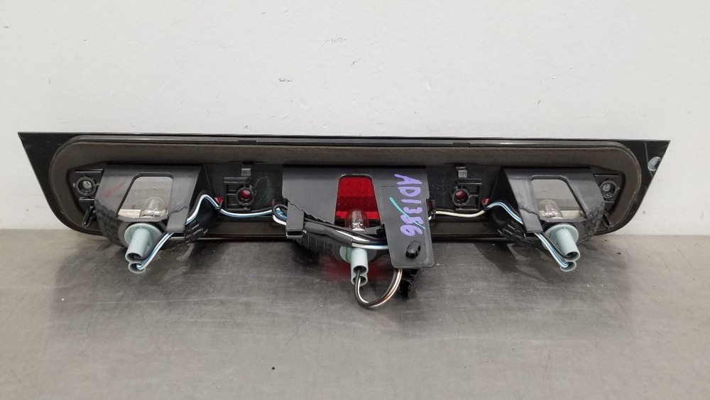 12 CHEVY SILVERADO 1500 HIGH MOUNTED STOP LIGHT