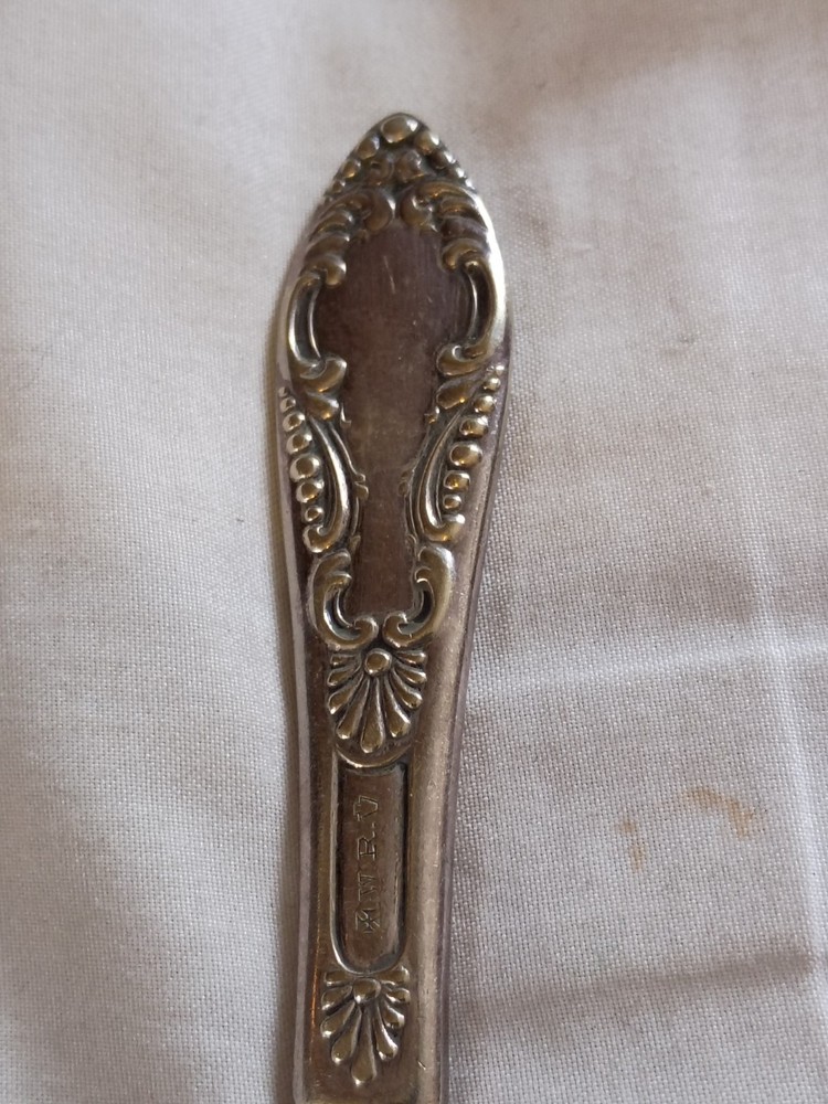 6 Antique Keystone Silverplate Butter Knives Bancroft Pattern.