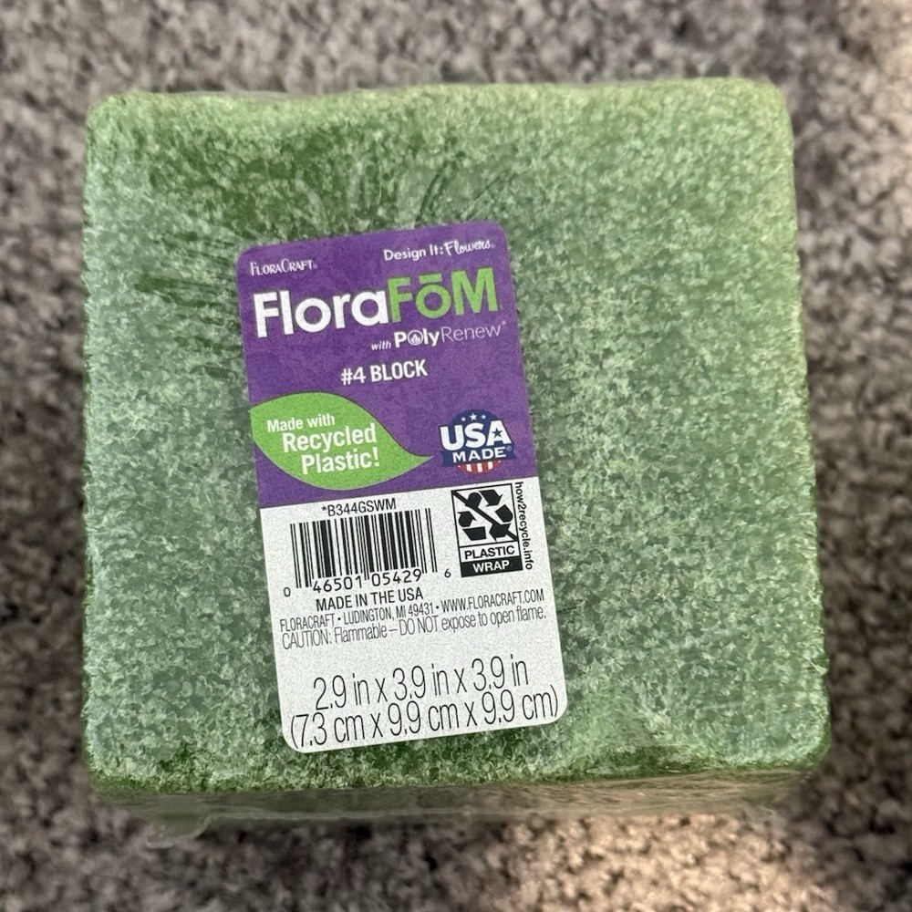 FloraCraft FloraFoM PolyRenew #4 Block Foam Floral Form Rectangle