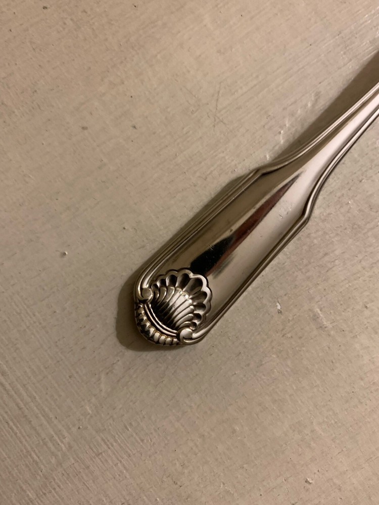 CLASSIC SHELL Pattern Tea Spoon ONEIDA Stainless Steel 18/10 Cube Mark