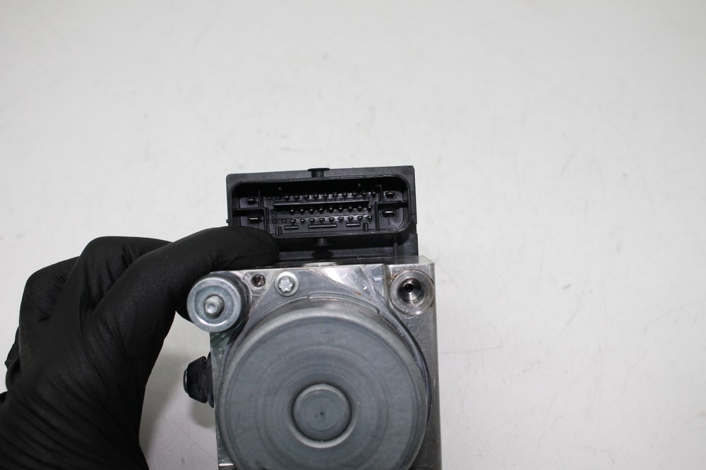 U 2013 13 DUCATI MONSTER EVO 1100 ABS CONTROL MODULE PUMP OEM