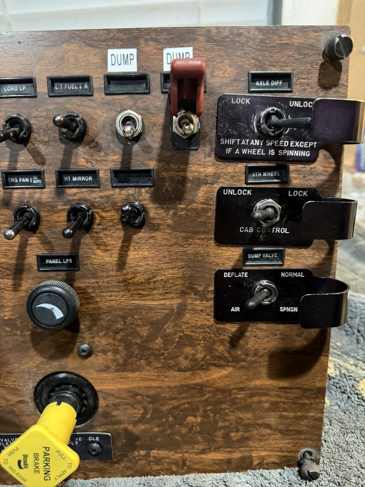 1999 Peterbilt 379 Dash Panel