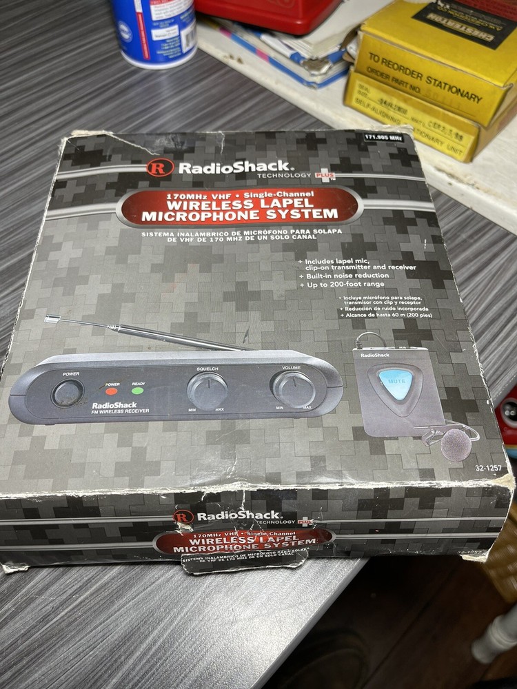 Wireless Lapel Microphone System 171.905 MHZ RadioShack