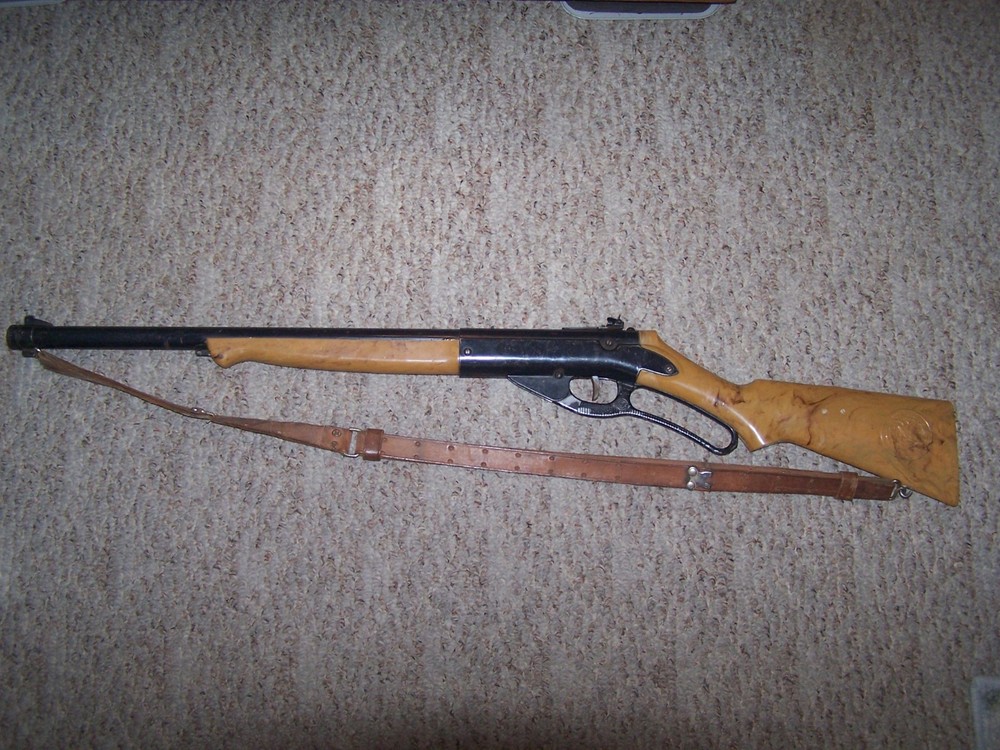 Vintage Daisy Eagle Model 98  BB Gun W/ Original Leather Strap.  WORKS GREAT!!!