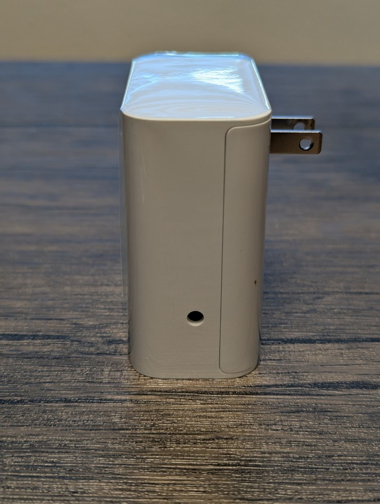 Amazon Echo Flex Plug-In Smart Speaker Alexa WHITE NEW SEALED WiFi Bluetooth