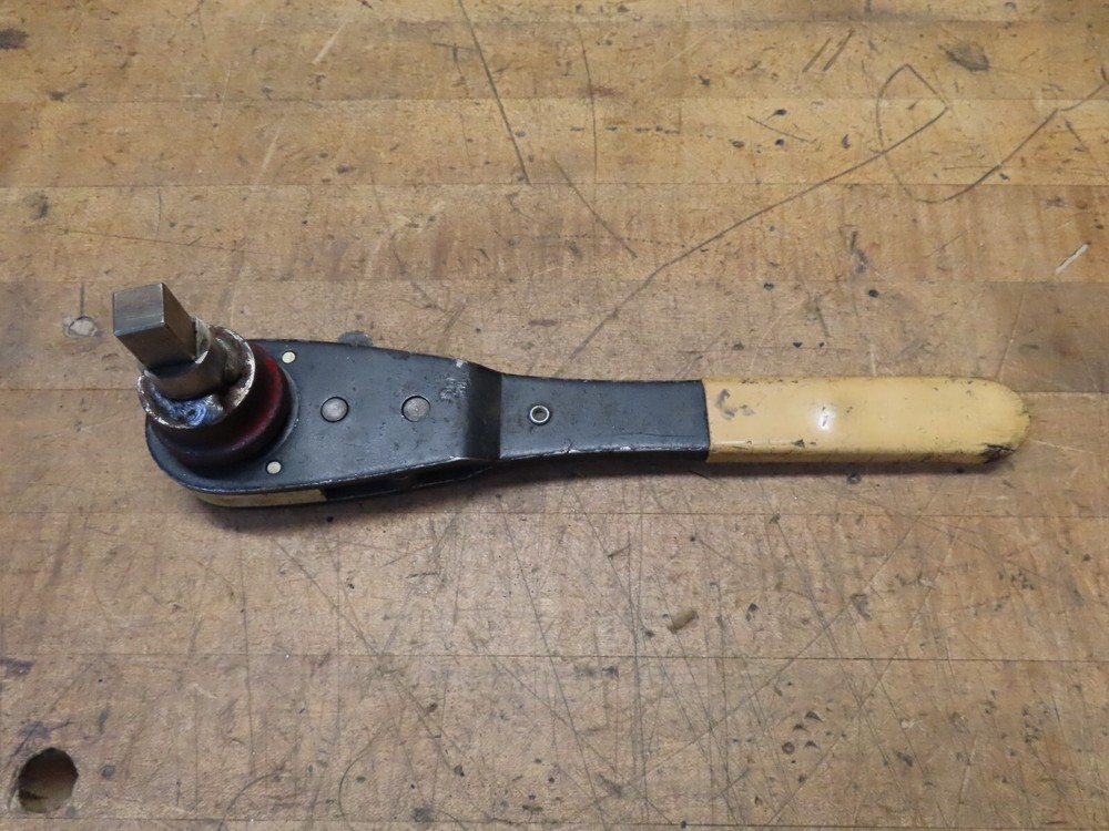 Vintage Lowell reversible ratcheting changeable insert head size ratchet (@D93)