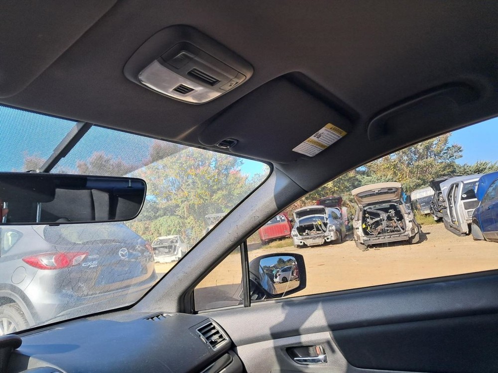 V60 2019 Glove Box 4785945