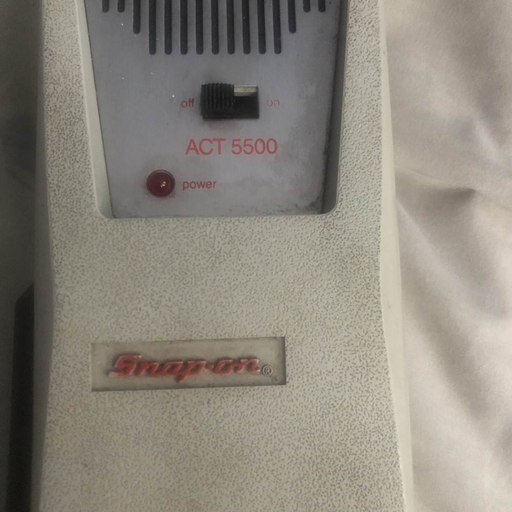 Snap-On Tools Pump Automatic Halogen Refrigerant Gas Leak Detector ACT5500