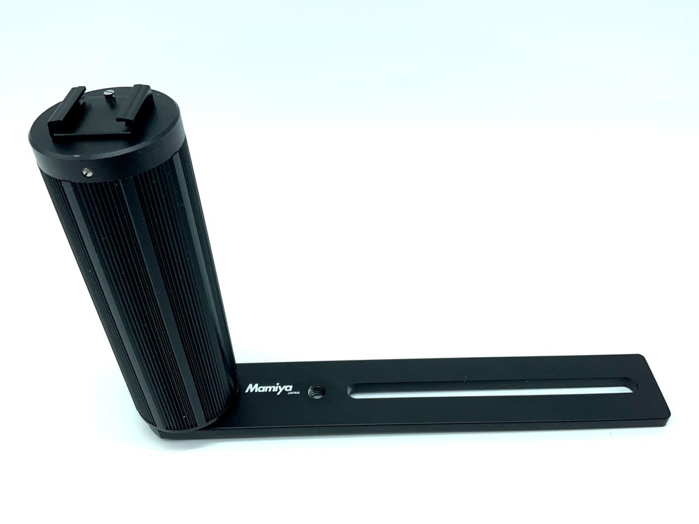 Mamiya Hand Grip With Rail
