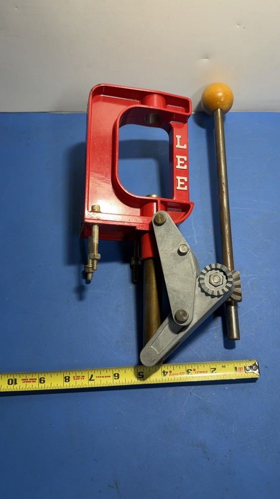 Lee Precision Single Stage Challenger Breech Lock Reloading Hand Press90588 Read