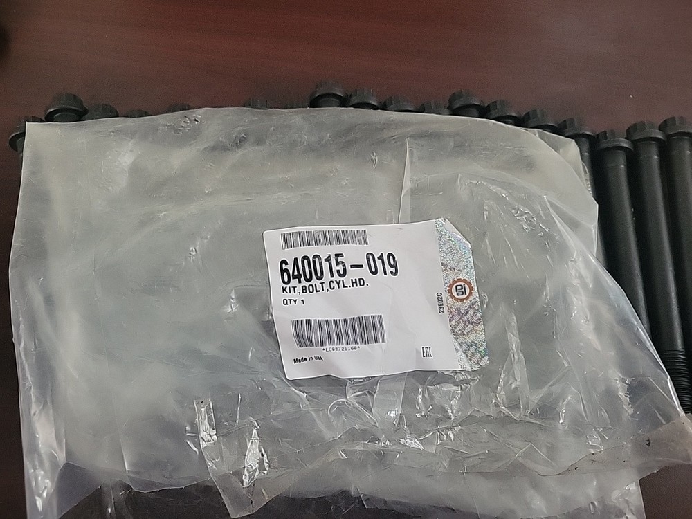 Cylinder Head Bolt Kit 640015-019