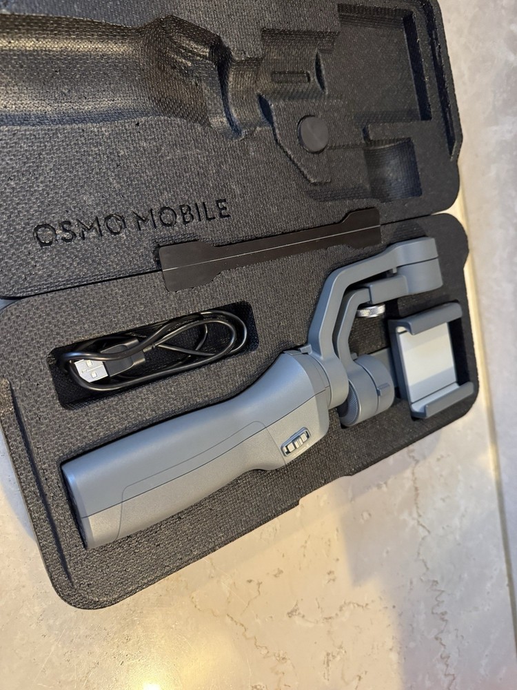 DJI Osmo Mobile 2 Smartphone Gimbal Stabilizer + Stand (NEEDS FIXED)