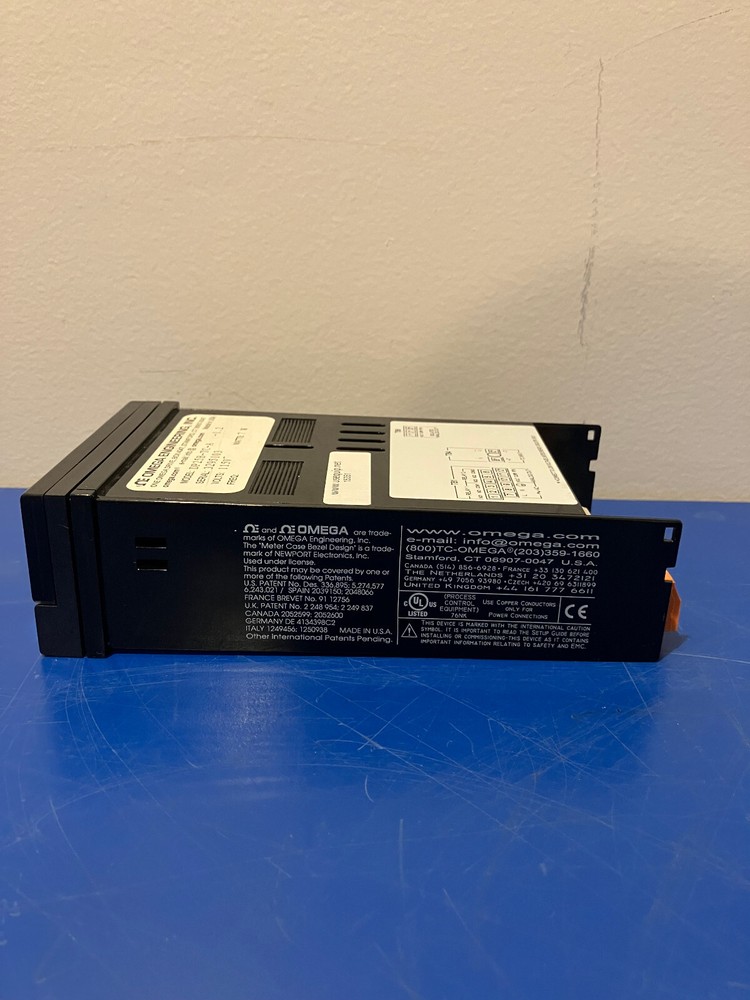 15351 Omega DP25B-TC-A Strain Meter & Controller