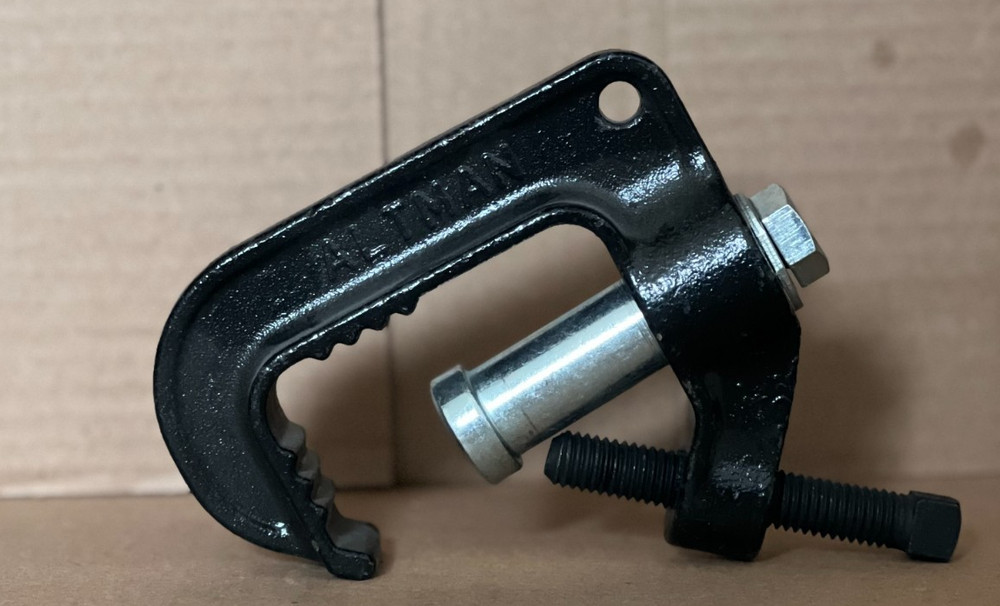 Altman Malleable Iron Pipe Clamp