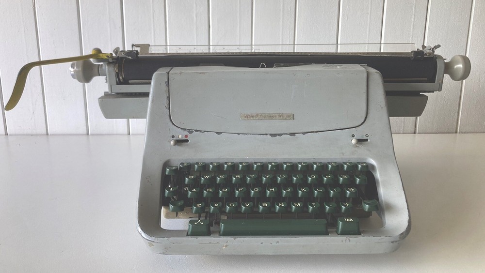 FACIT Desktop Typewriter *Designed by the legendary Sigvard Bernadotte