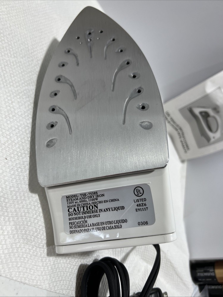 Durabrand Steam Iron Model TSK 7538S B1