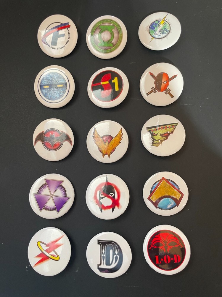 DC Comics 2011 Flashpoint Promo Pin Lot (15 pins)