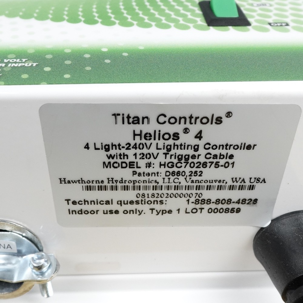 Titan Controls Helios 4 - 4 Light Controller w/ Trigger Cord Open Box / No Box