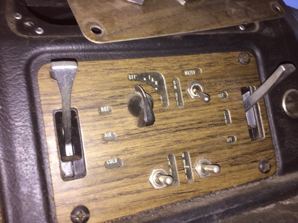 Freightliner FLT Heater A/C Temperature Controls - Used