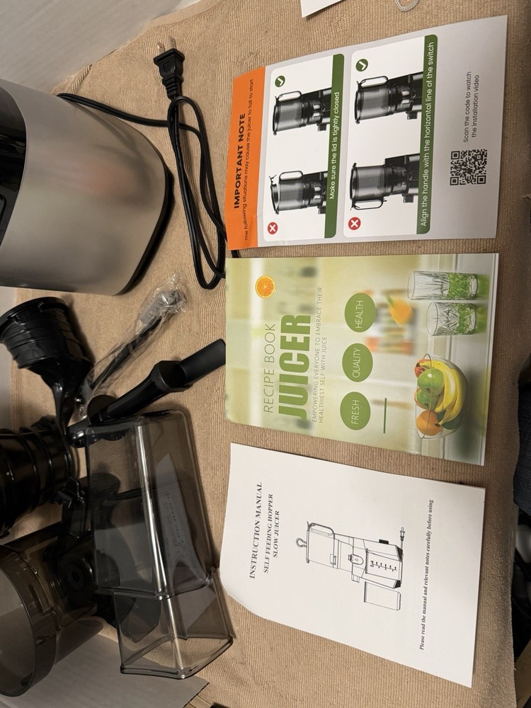 Slow Feeding Hopper Slow Juicer, Open Box, Works
