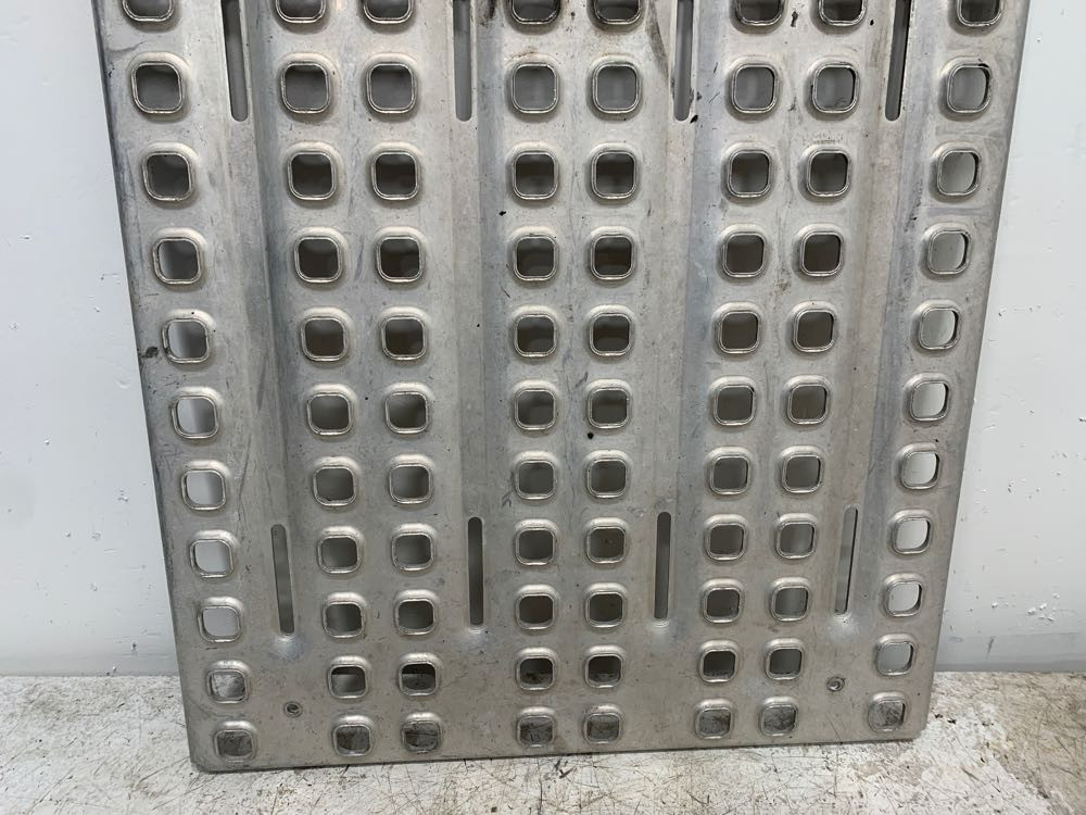 2012 Volvo VNL Deck Plate (651-10747)