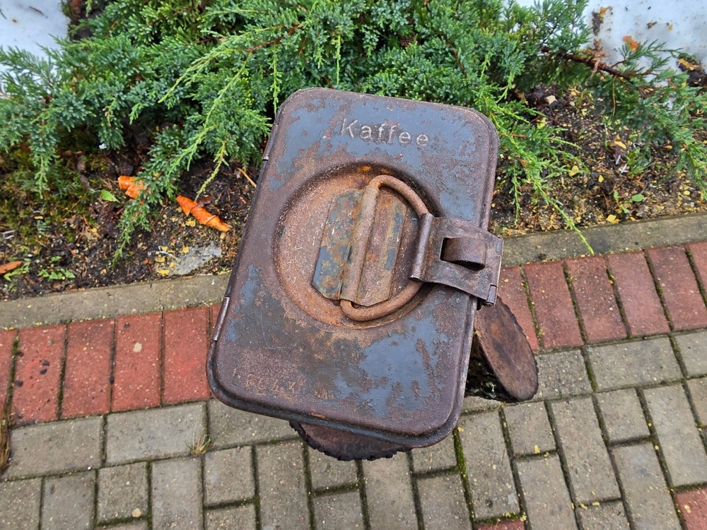 WW2 Accessories Kaffee Container from the German bunker relic.