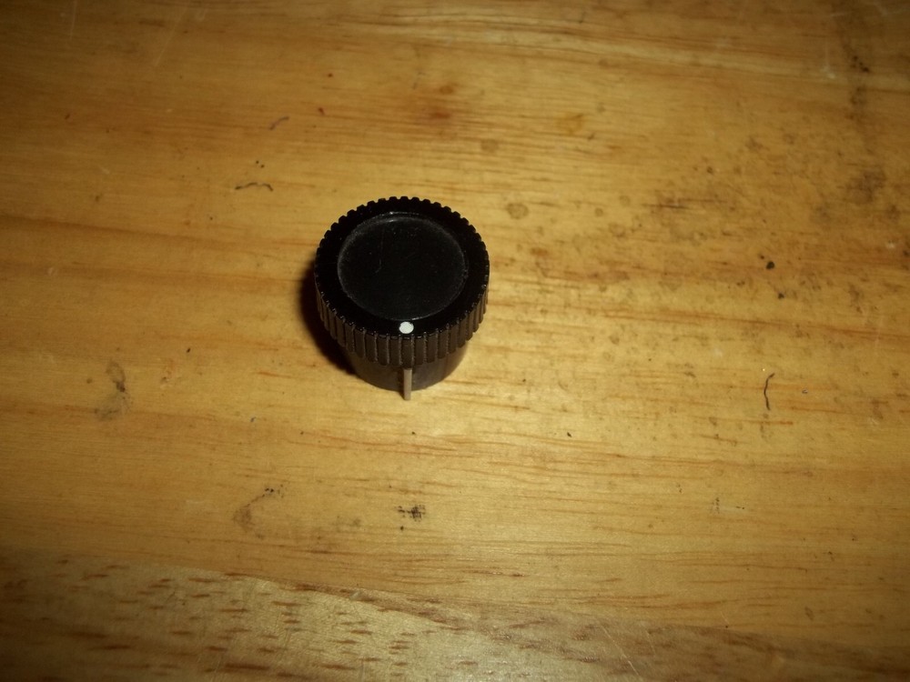 Vintage Knight RF Sweep Generator Knob (1)