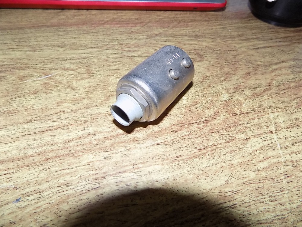 (1) PL-65 PL-P65 Connector NOS