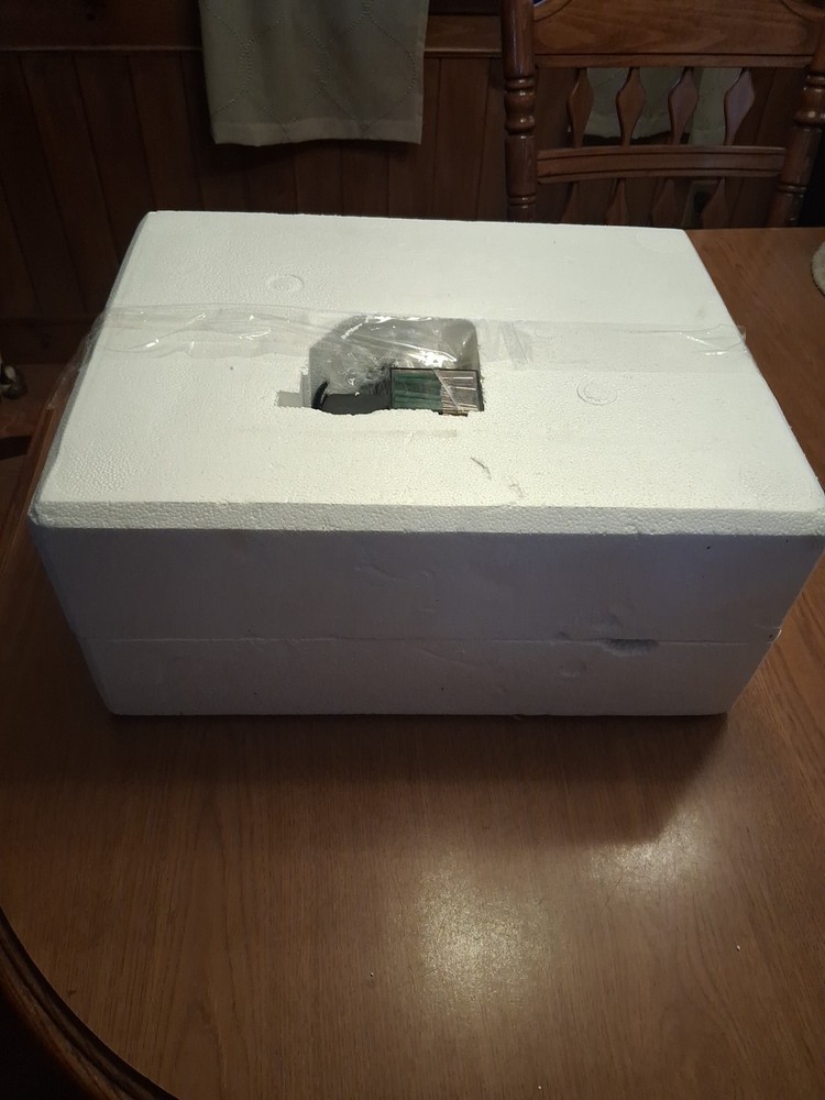 Singer Sewing Machine W/Foot Pedal 5062 Working